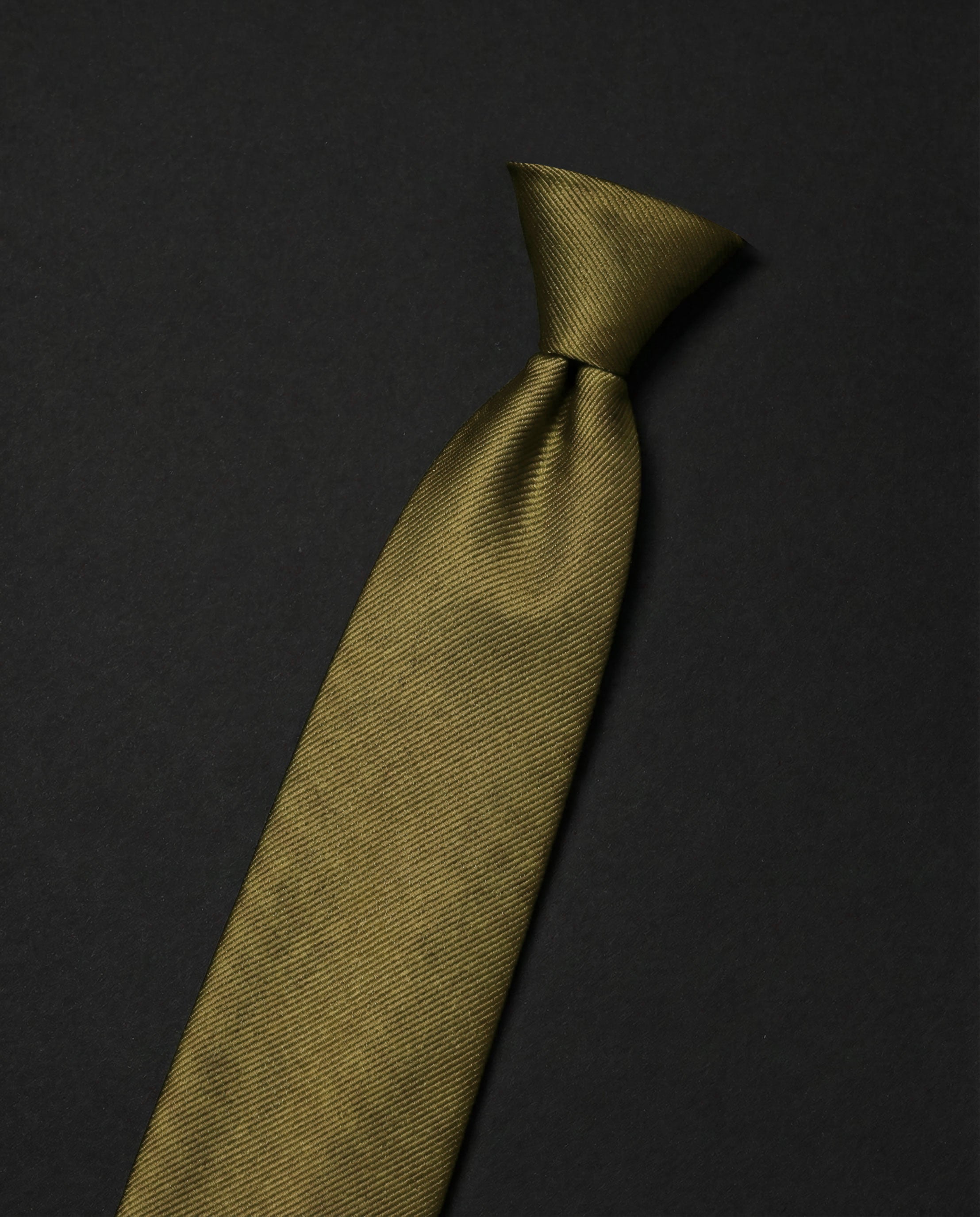 Basic gold Ready Tie