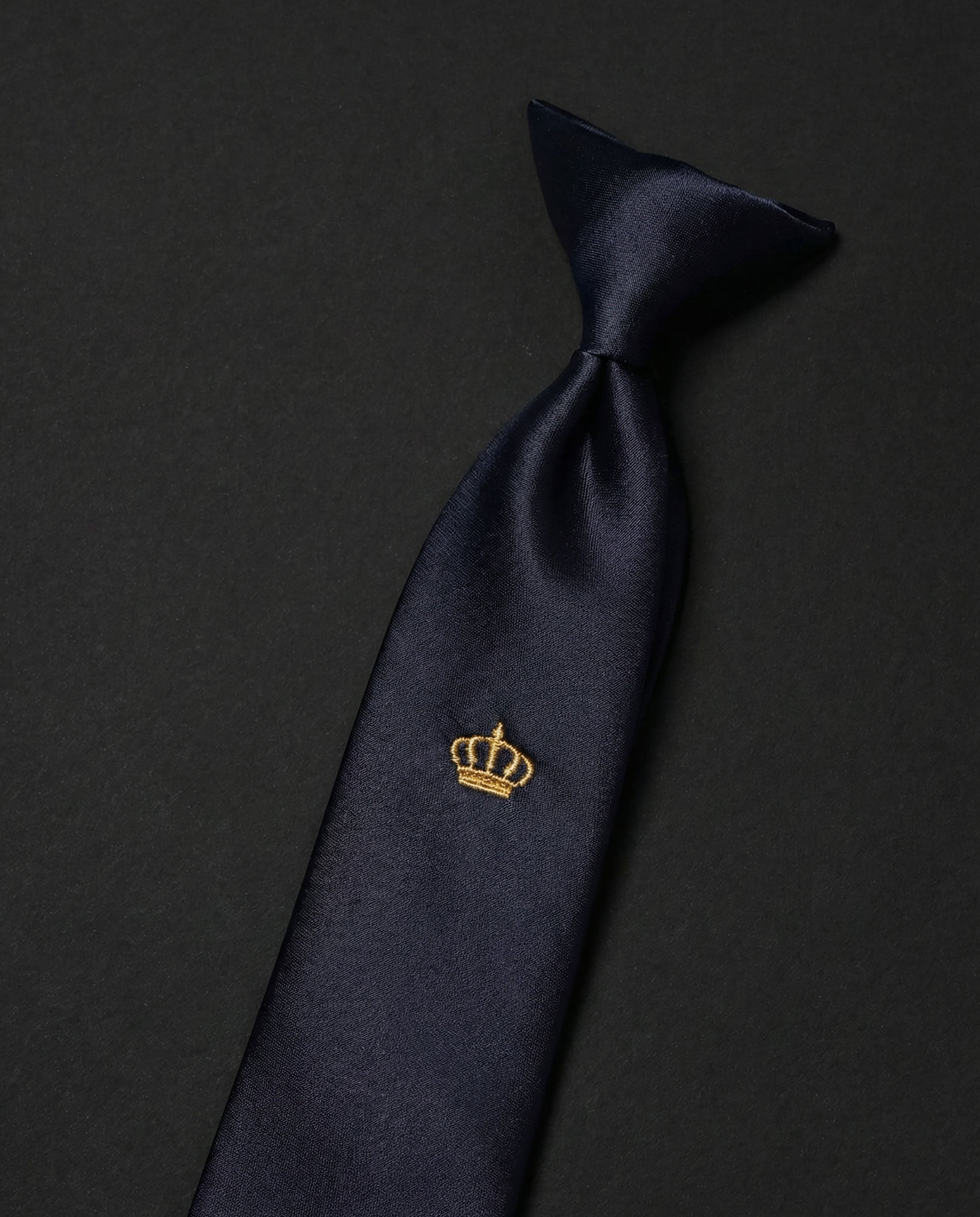 ربطة عنق رمادية بيسك جاهزة