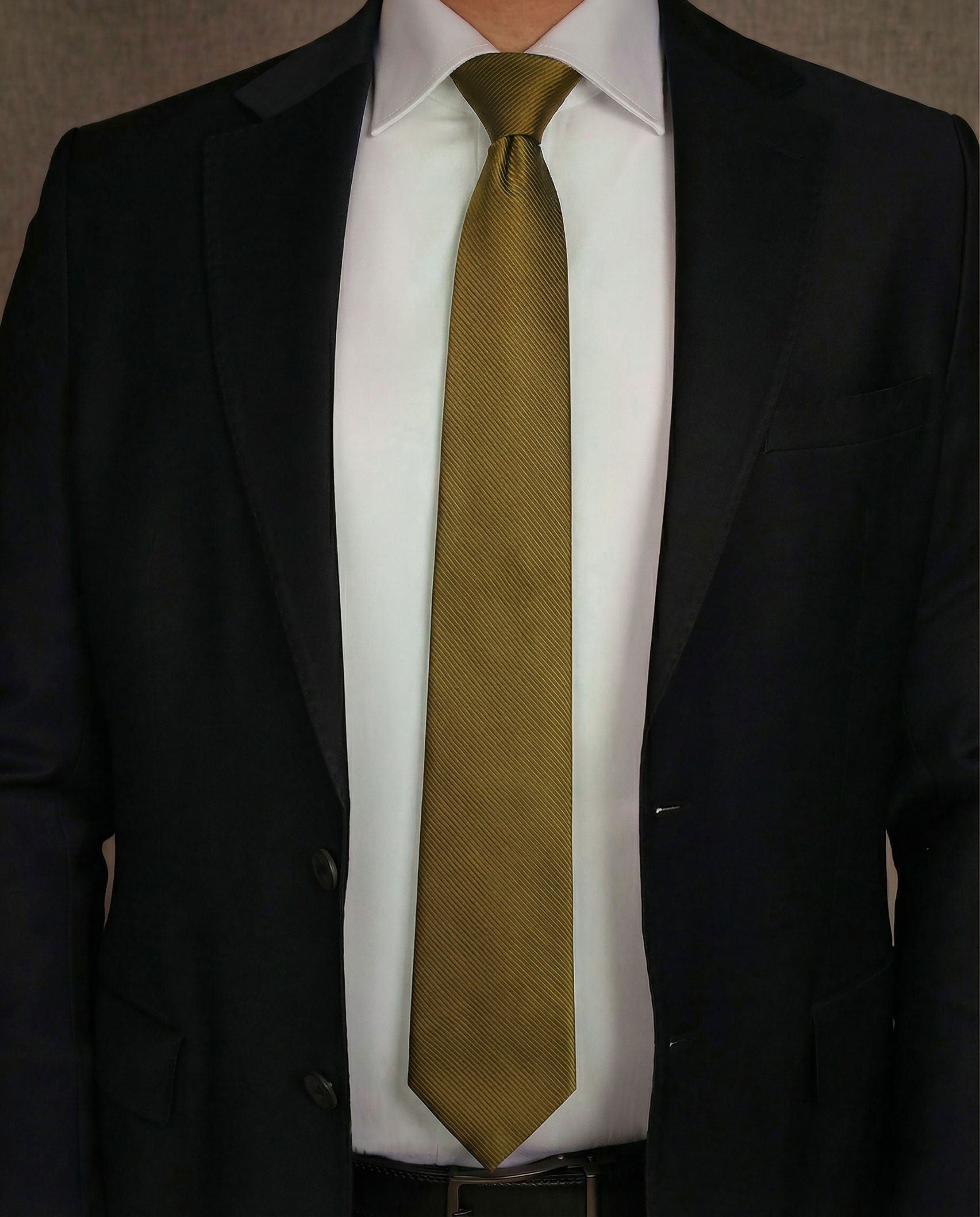 Basic gold Ready Tie