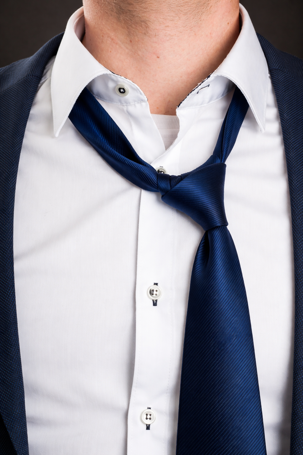 How Wearing a Necktie Can Affect Your Body and Brain