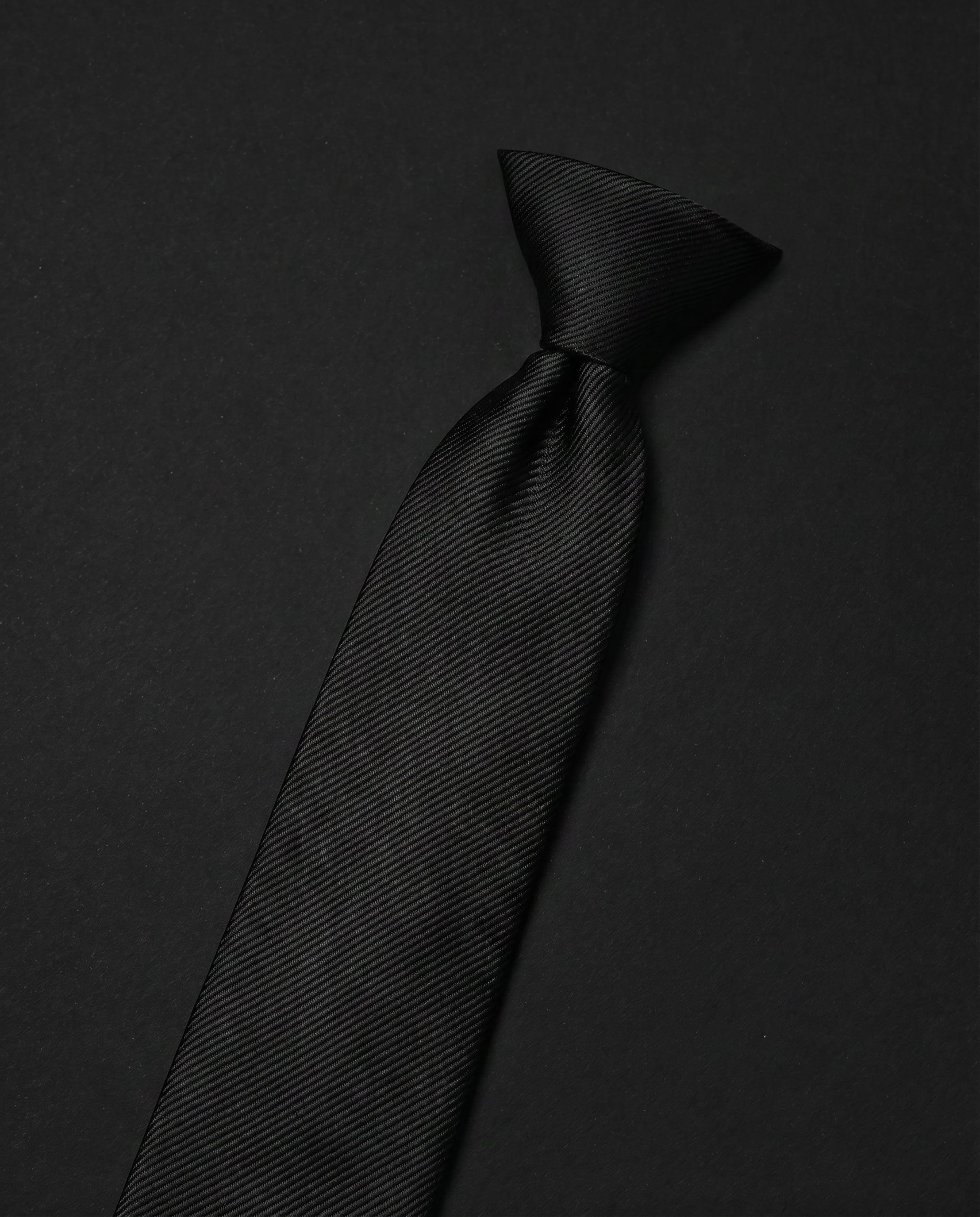 Basic black Ready Tie