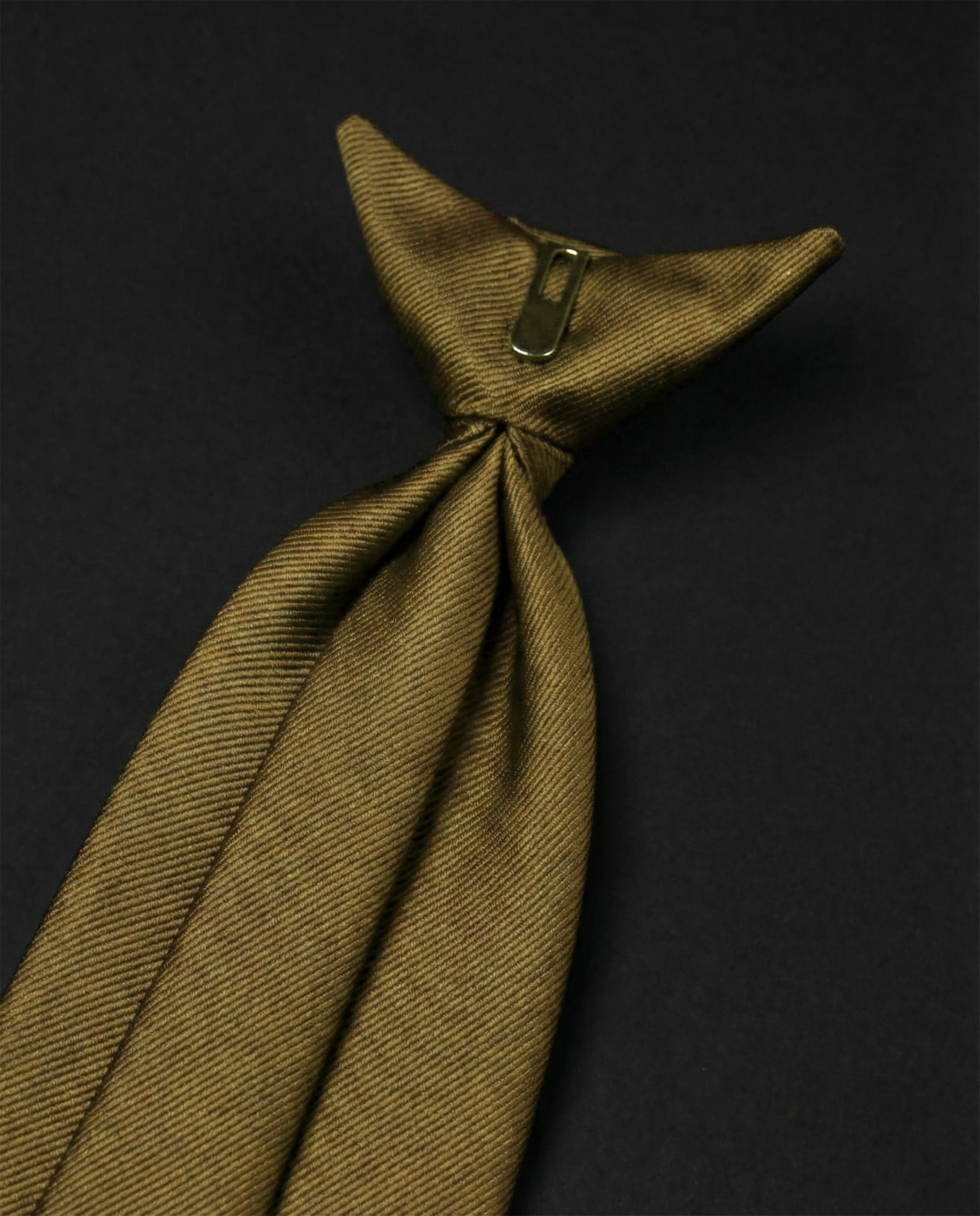 Basic gold Ready Tie
