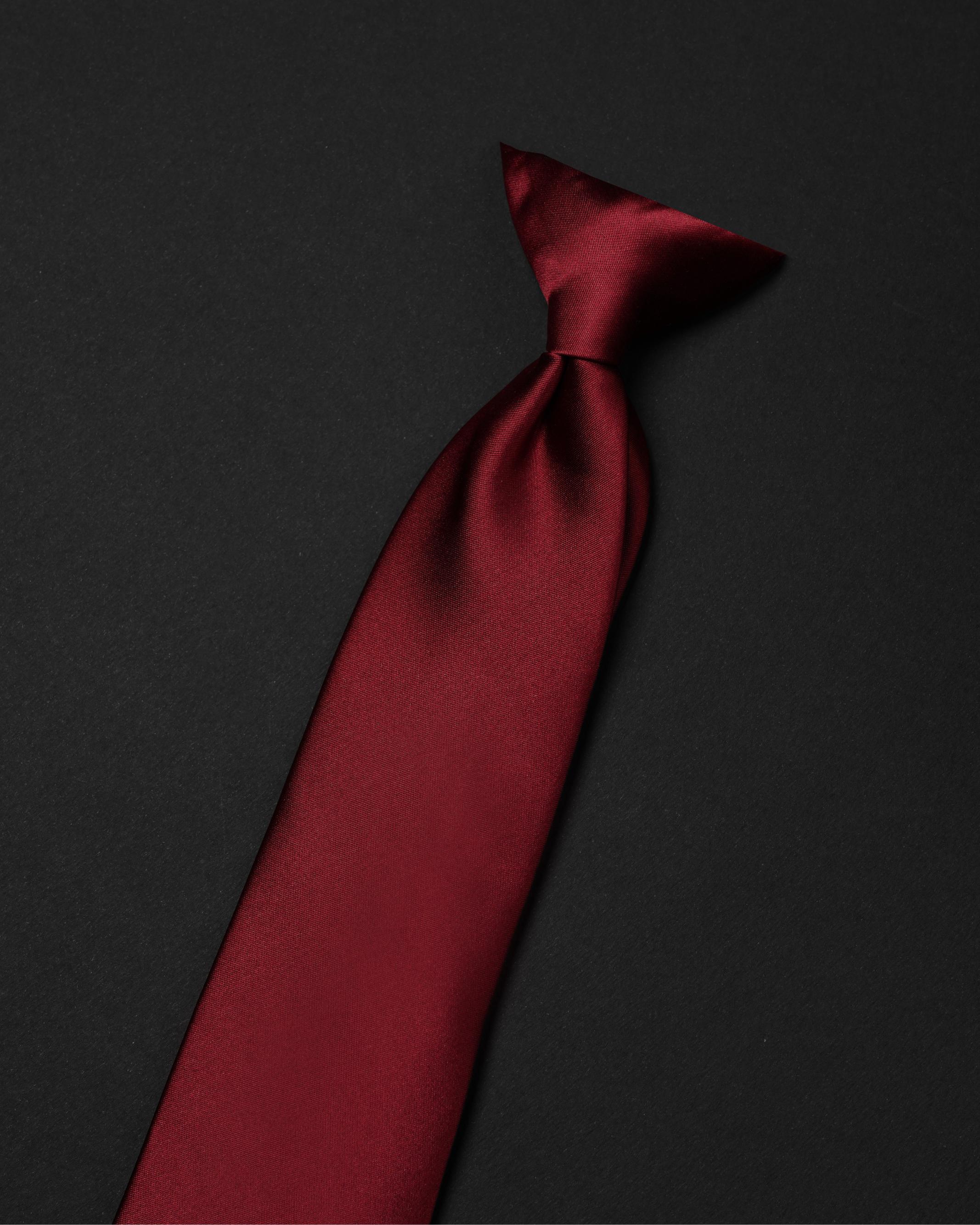 Basic Red Ready Tie